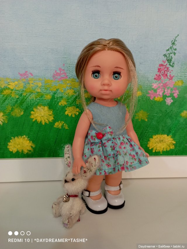 Малышка Сонечка немного подросла и остаётся дома