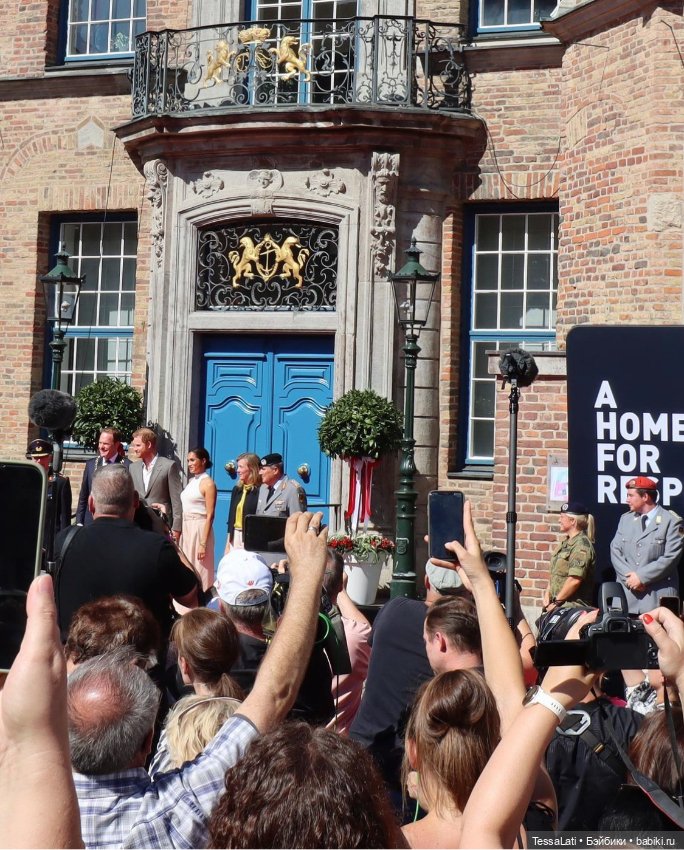 Визит Меган и Гарри в Дюссельдорф (фото 2)