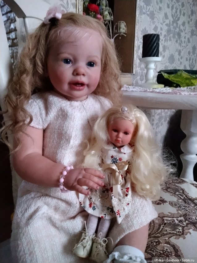 Куклы тоже любят играть. Кукла для куклы
