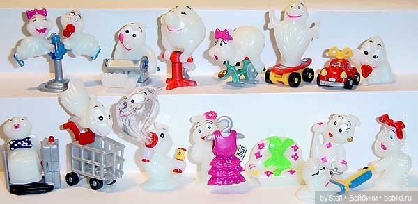 Привидения киндер. Старенькие. А какие у вас сохранились игрушки?)