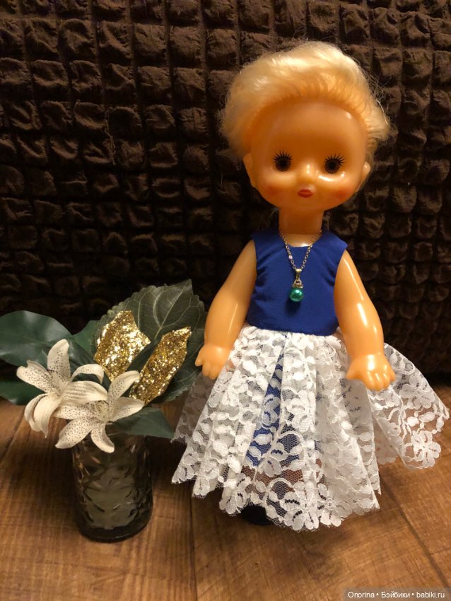 Оля шьёт нарядное платье — Советские винтажные куклы (СССР): Ленигрушка (фото 8)