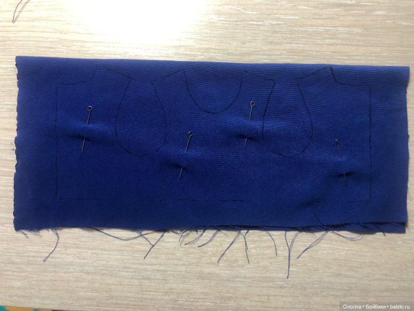 Оля шьёт нарядное платье — Советские винтажные куклы (СССР): Ленигрушка (фото 3)