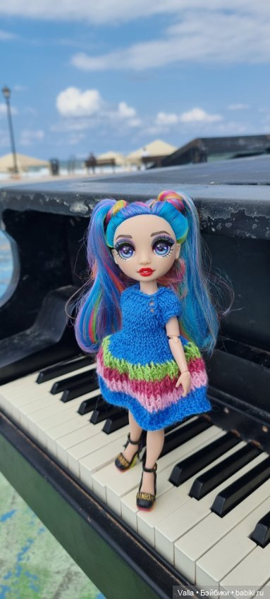 Продолжаем гулять — Куклы Rainbow High (Рейнбоу Хай