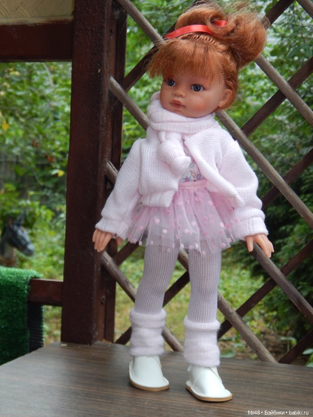 Есть в осени первоначальной