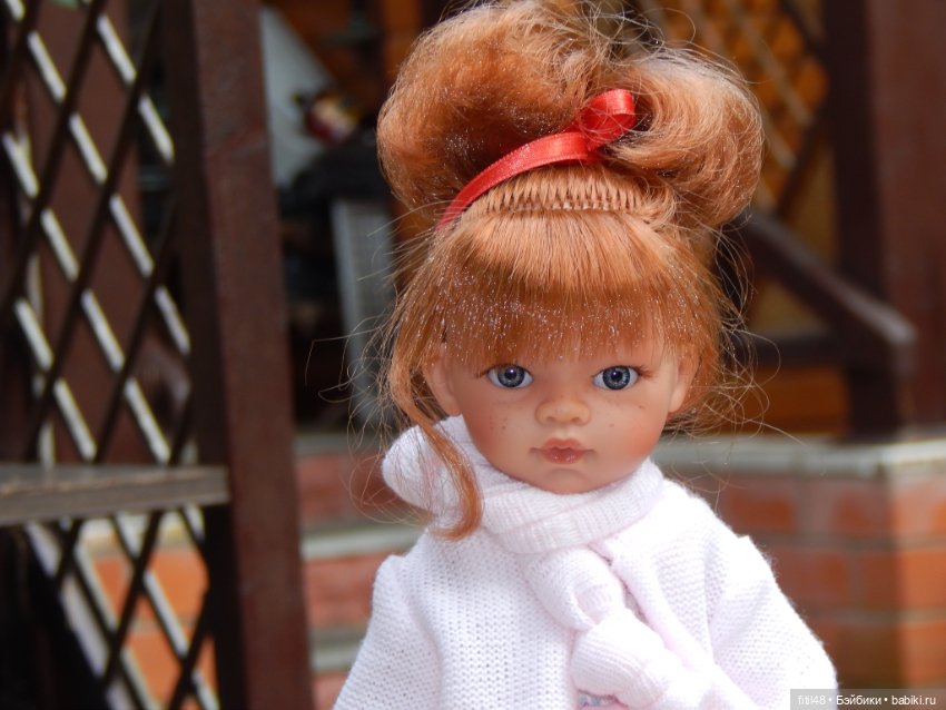 Есть в осени первоначальной