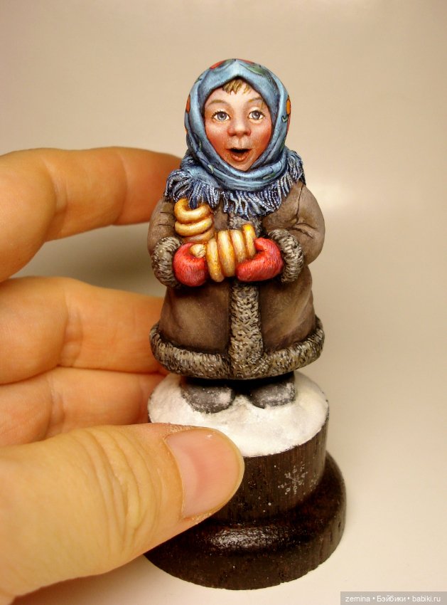 "Конфетки - бараночки!" Миниатюрная зимняя девочка