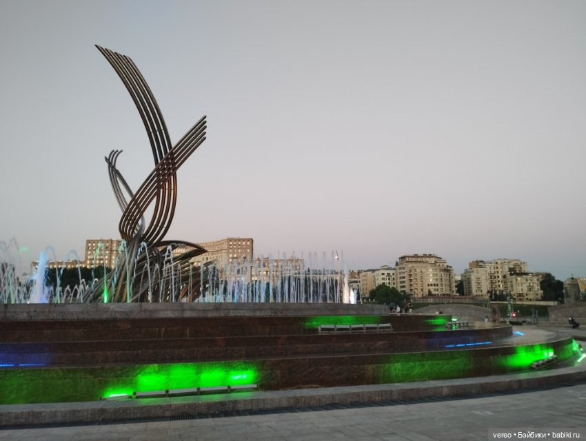 Что посмотреть. Как посмотреть. Куда на время послать родственников