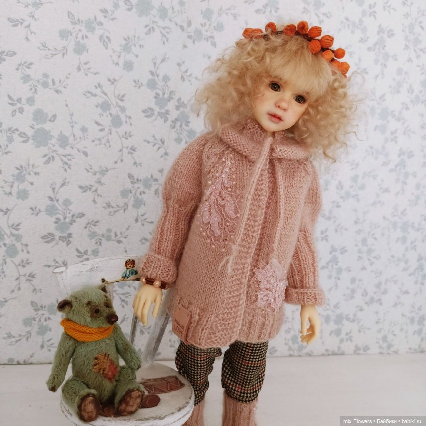 Вяжу куколкам.. осенние наряды для Розы