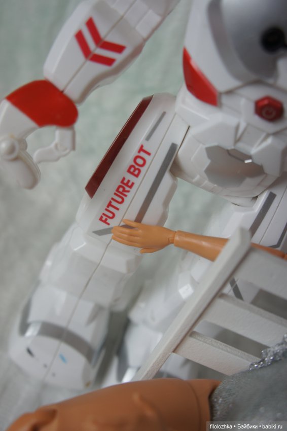 История про девушку и робота. Часть 1