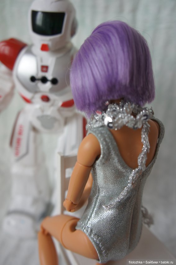 История про девушку и робота. Часть 1