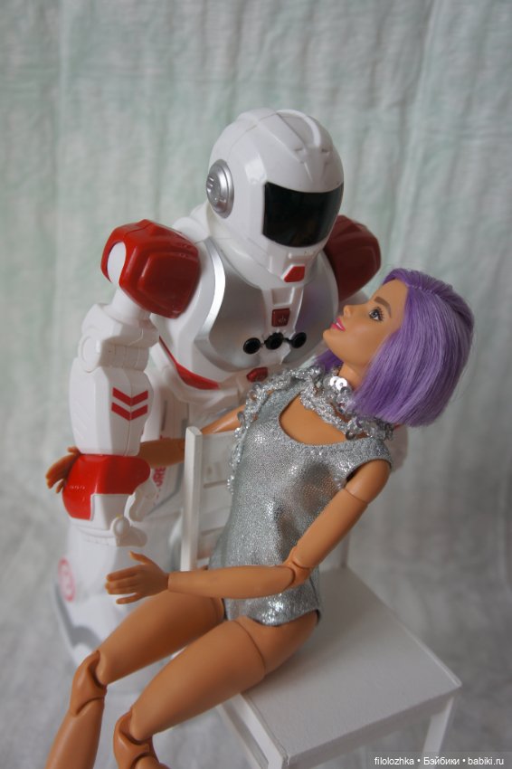 История про девушку и робота. Часть 1