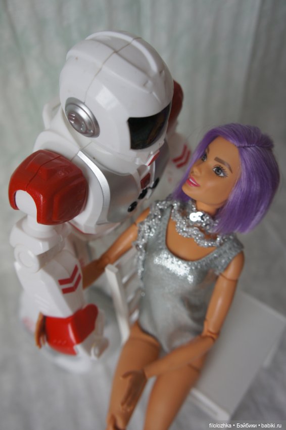 История про девушку и робота. Часть 1