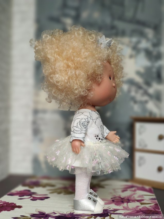 Пришли к вам знакомиться — Куклы Nines d'Onil (Нинес): Миа (Mia) (фото 2)