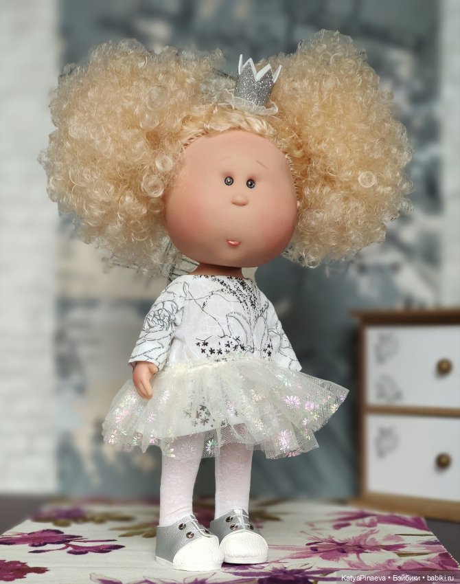 Пришли к вам знакомиться — Куклы Nines d'Onil (Нинес): Миа (Mia)