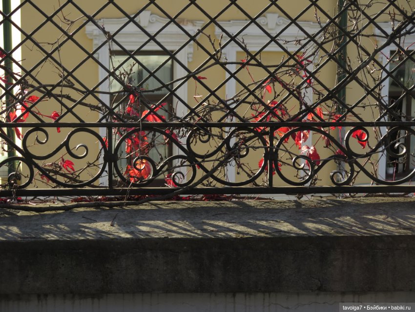 Флёр World of Love и солнечный день в октябре в Москве