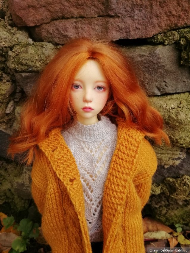 Осенняя девочка в осеннем парке