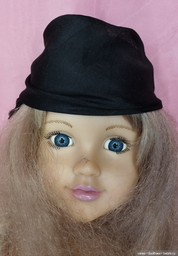 Мила. Поразила запредельным уровнем интеллекта