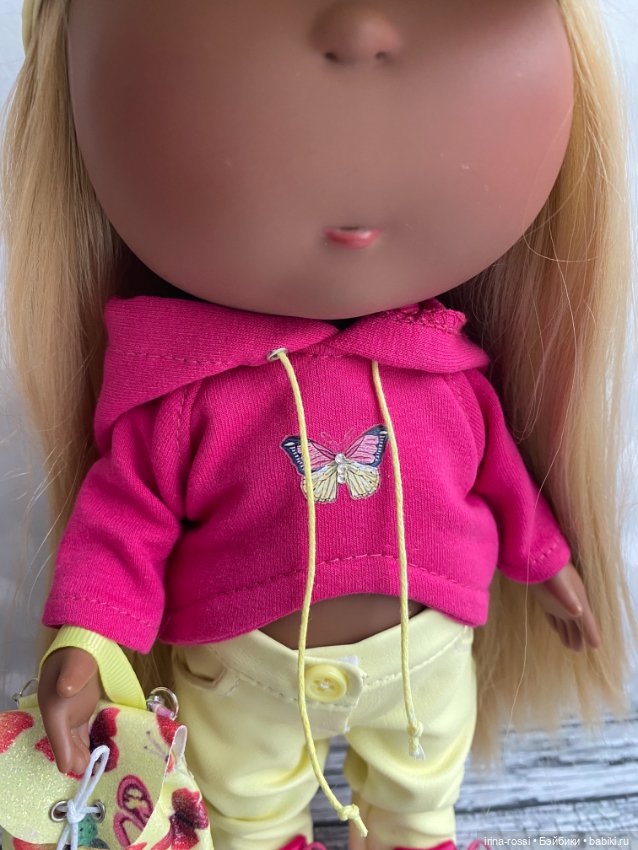 Яркие булочки — Куклы Nines d'Onil (Нинес): Миа (Mia) (фото 5)