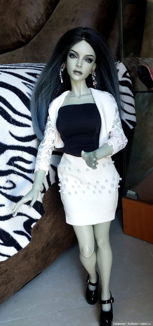 Дерзкая или бизнес девушка