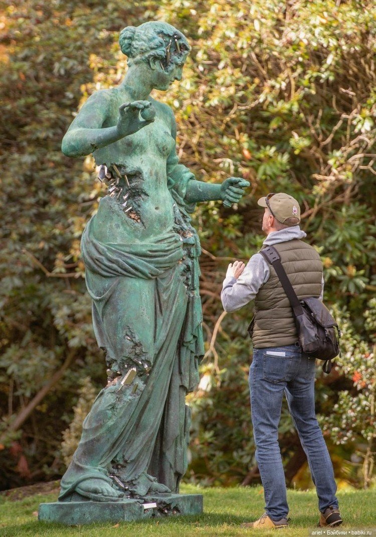 Изъеденные эрозией скульптуры изъеденных эрозией от Дэниела Аршама (Daniel Arsham) (фото 2)