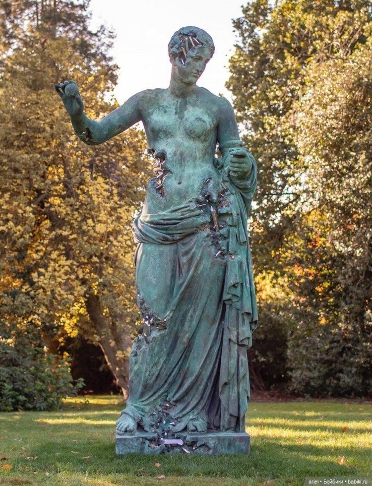 Изъеденные эрозией скульптуры изъеденных эрозией от Дэниела Аршама (Daniel Arsham) (фото 3)