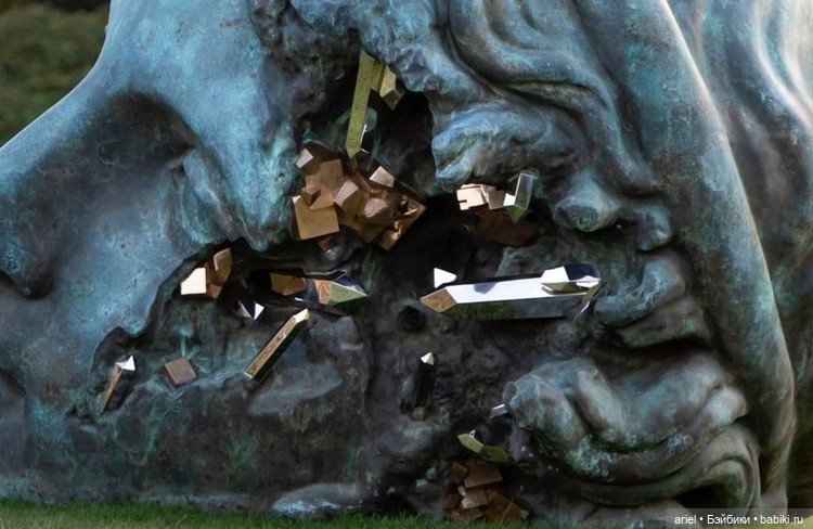 Изъеденные эрозией скульптуры изъеденных эрозией от Дэниела Аршама (Daniel Arsham) (фото 5)