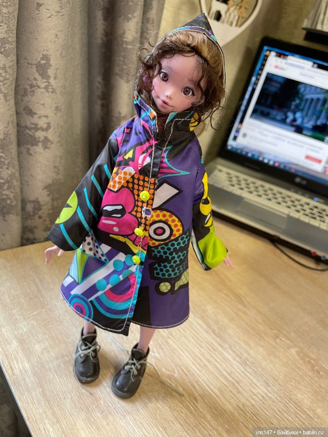 Осенние плащики, как всегда пришли не с одним