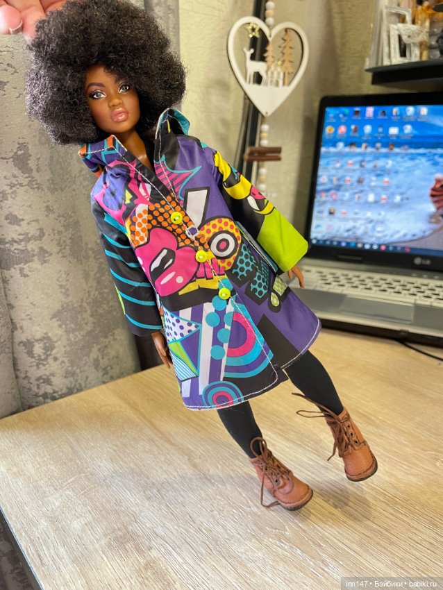 Осенние плащики, как всегда пришли не с одним