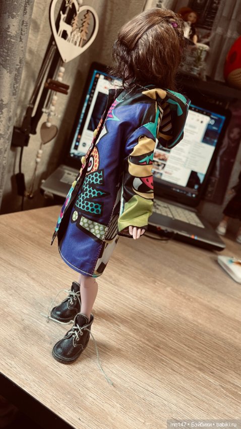 Осенние плащики, как всегда пришли не с одним