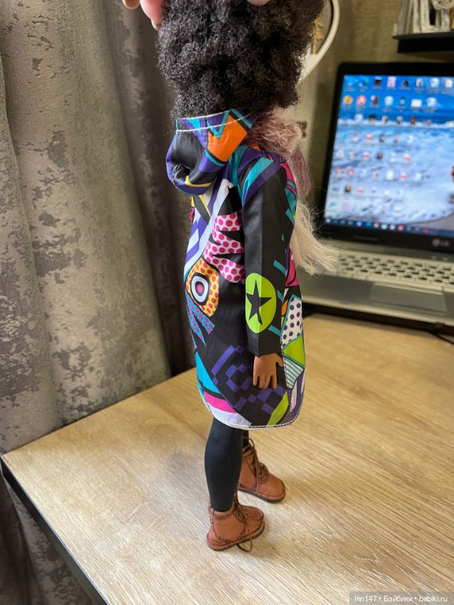 Осенние плащики, как всегда пришли не с одним