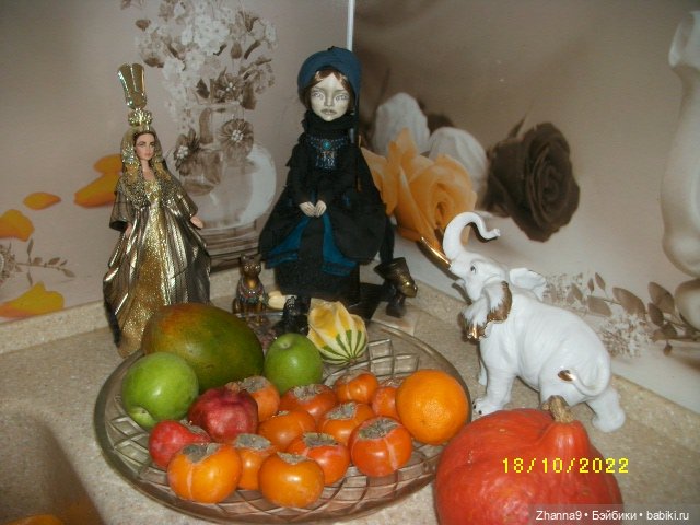 Нефертити, Клеопатра и Умрат