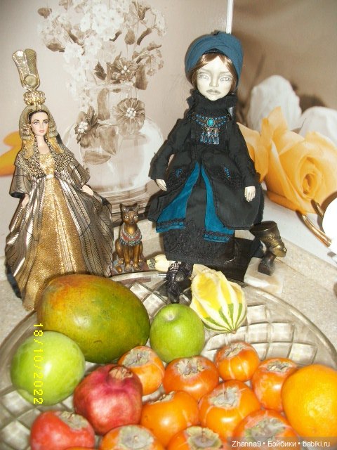 Нефертити, Клеопатра и Умрат