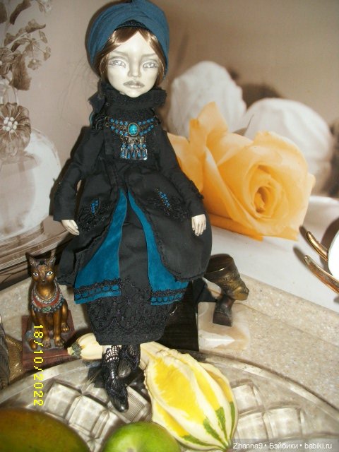 Нефертити, Клеопатра и Умрат