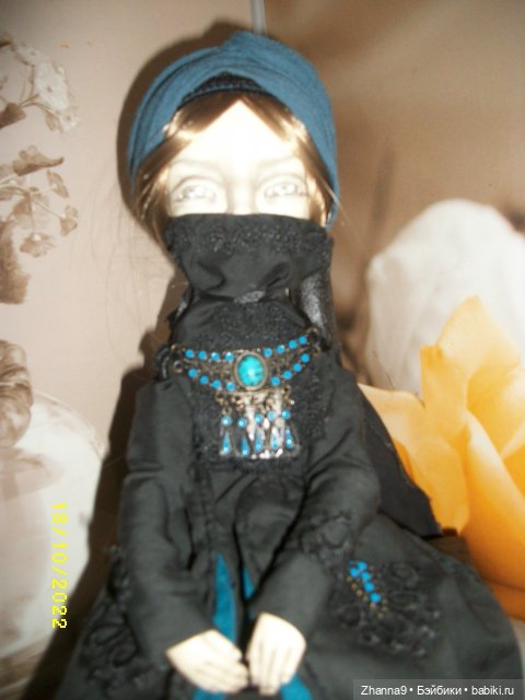 Нефертити, Клеопатра и Умрат