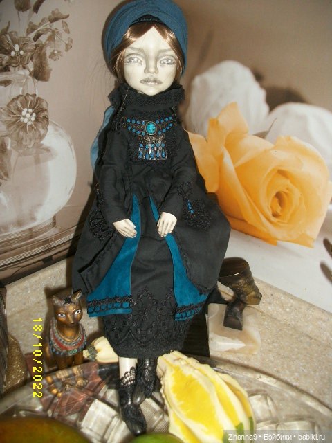 Нефертити, Клеопатра и Умрат