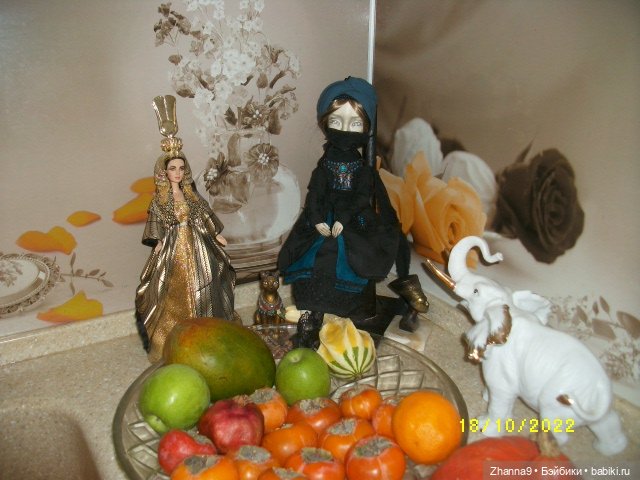 Нефертити, Клеопатра и Умрат