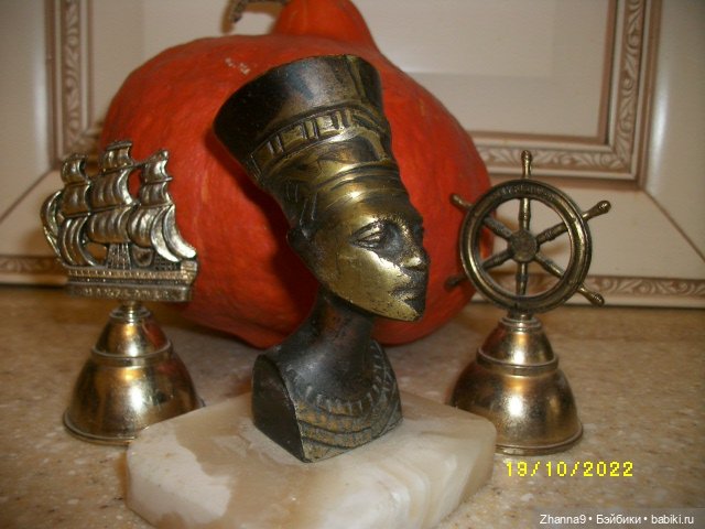 Нефертити, Клеопатра и Умрат