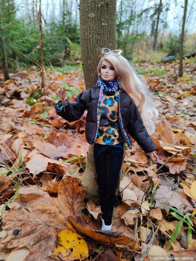 Ванесса. Прогулка в осеннем лесу