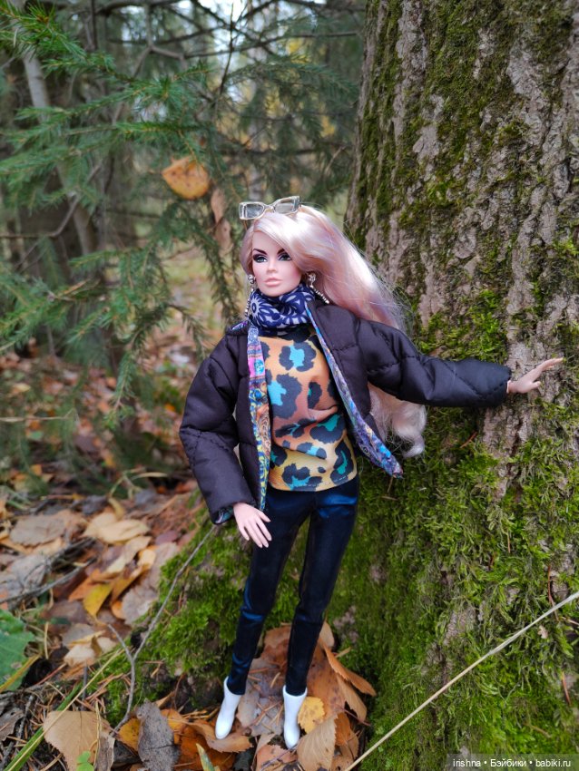 Ванесса. Прогулка в осеннем лесу