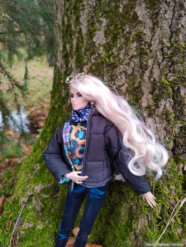 Ванесса. Прогулка в осеннем лесу