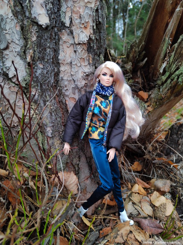 Ванесса. Прогулка в осеннем лесу