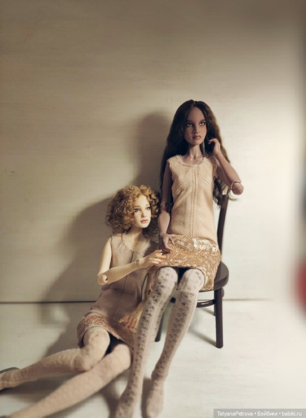 Алиса и Такейра, две сестрички от одного автора♥️