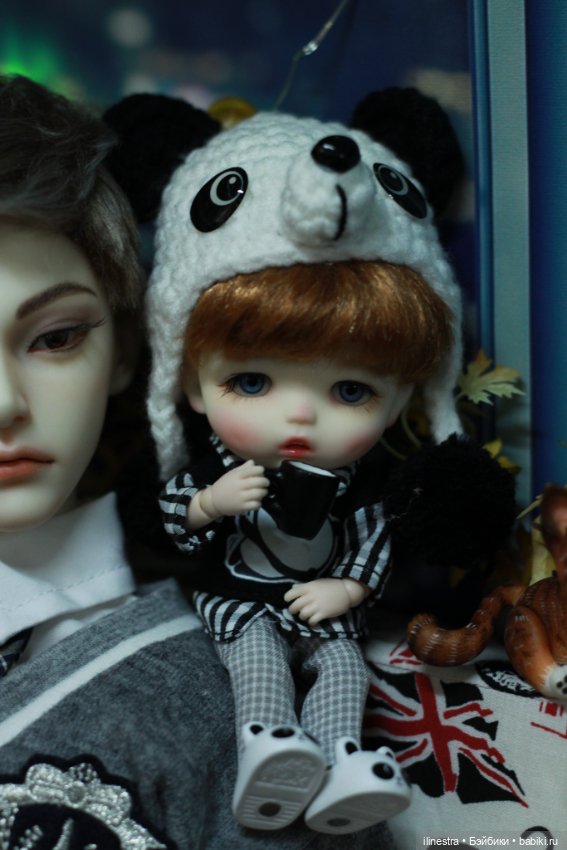 Малышня празднует Хэллоуин