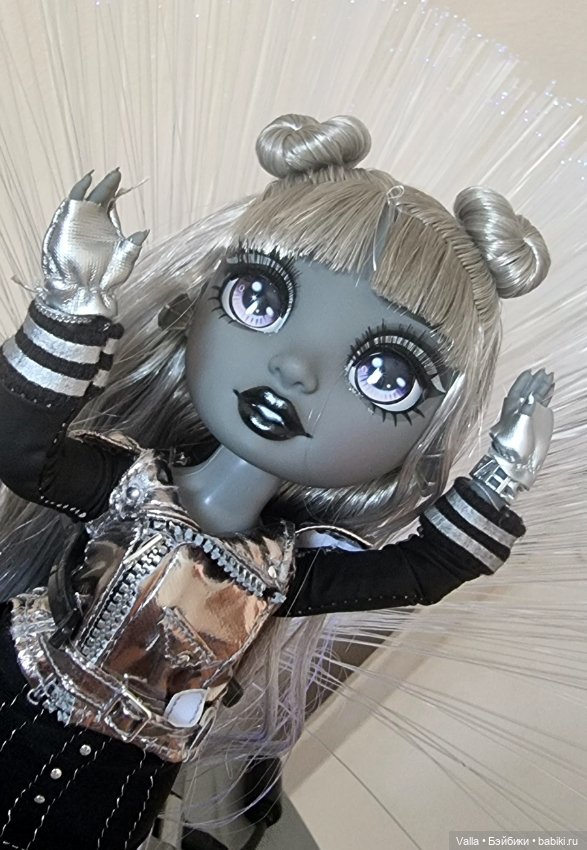 Луна в образе фотомодели — Куклы Rainbow High (Рейнбоу Хай