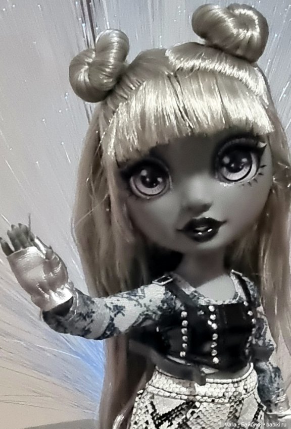 Луна в образе фотомодели — Куклы Rainbow High (Рейнбоу Хай