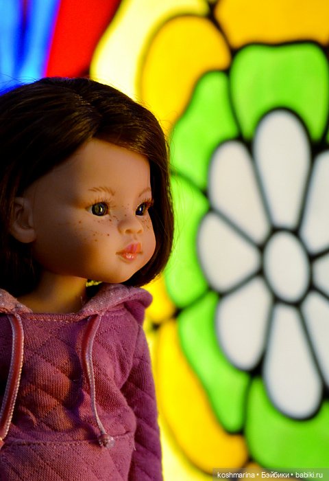 Paola Reina в дождь и ветер