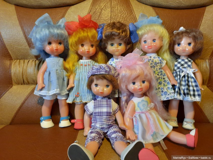 Риточка Загорск с зефирно-розовыми волосами