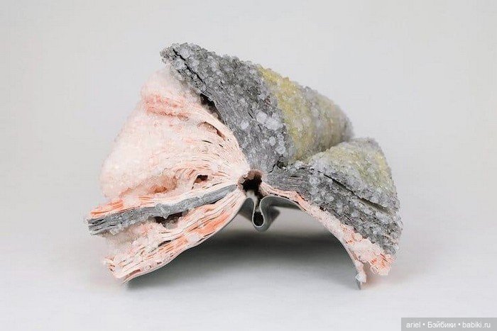 Скульптуры из старых книг от американской художницы Alexis Arnold (фото 2)