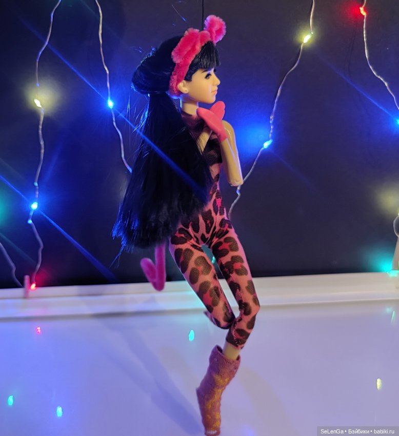 Одиночная программа, выступление МэйЛинь Тао. Розовая пантера. #Соревнования по фигурному катанию. Гран-при среди кукол. Женщины