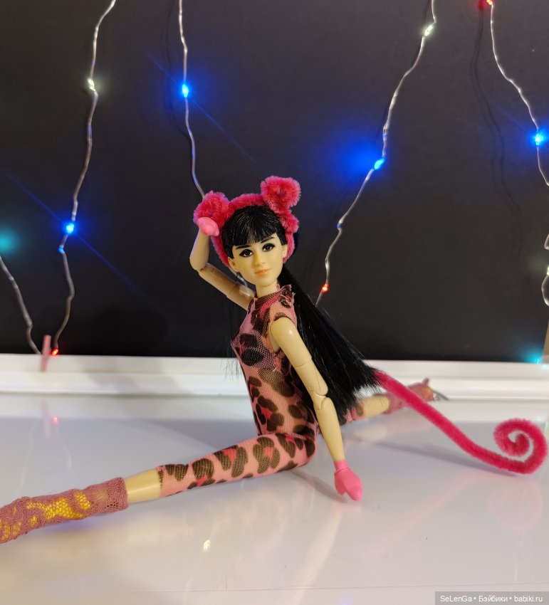 Одиночная программа, выступление МэйЛинь Тао. Розовая пантера. #Соревнования по фигурному катанию. Гран-при среди кукол. Женщины